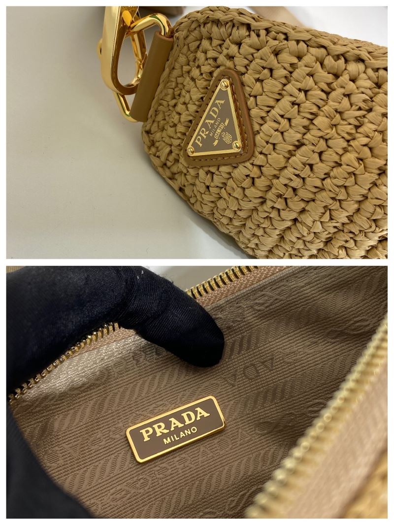 Pra*a triangle pouch